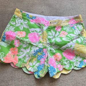 NWOT Lilly Pulitzer scallop shorts in light neon brights